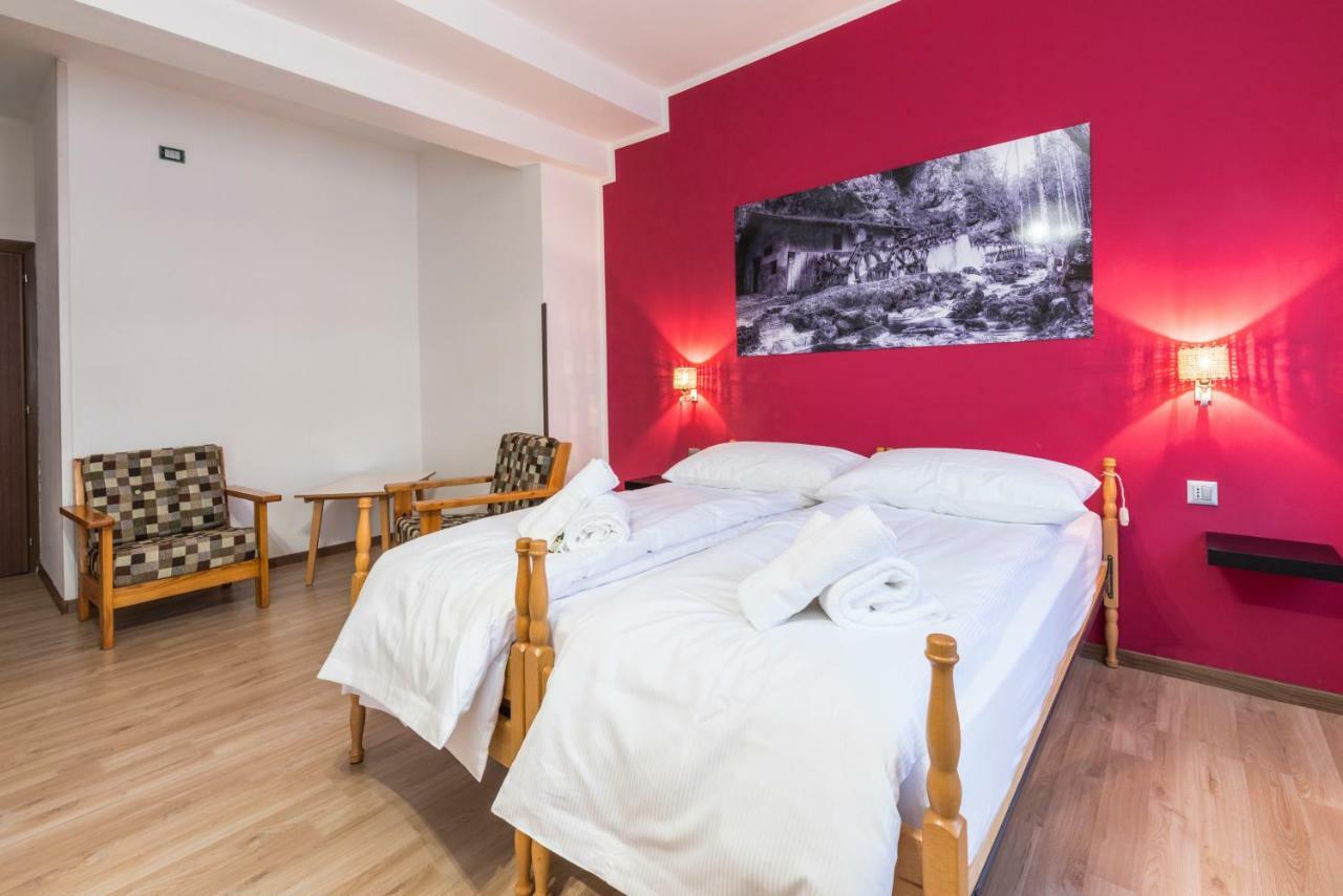 Room&Breakfast Al Canyon Fondo Exterior photo